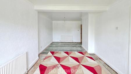 3 bedroom Semi-detached house for sale in Bramworth Road, Hexthorpe, Doncaster, DN4