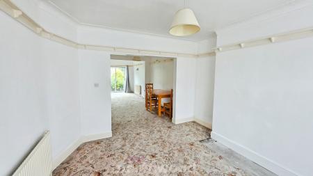 3 bedroom Semi-detached house for sale in Bramworth Road, Hexthorpe, Doncaster, DN4