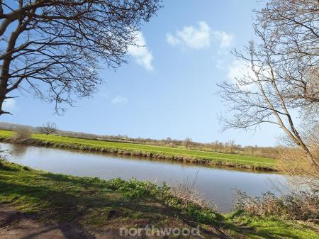 3 bedroom Semi-detached house for sale in Bramworth Road, Hexthorpe, Doncaster, DN4