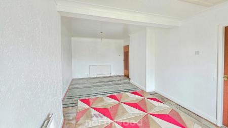 3 bedroom Semi-detached house for sale in Bramworth Road, Hexthorpe, Doncaster, DN4