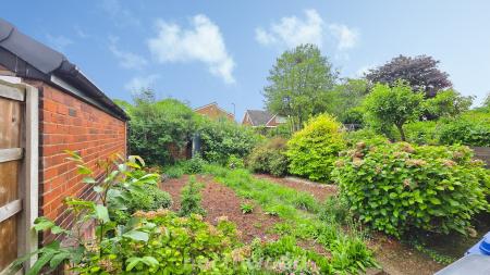 3 bedroom Semi-detached house for sale in Bramworth Road, Hexthorpe, Doncaster, DN4