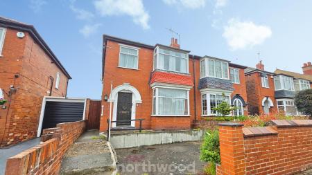3 bedroom Semi-detached house for sale in Bramworth Road, Hexthorpe, Doncaster, DN4