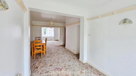 3 bedroom Semi-detached house for sale in Bramworth Road, Hexthorpe, Doncaster, DN4