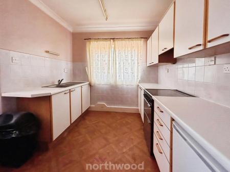 3 bedroom Semi-detached house for sale in Bramworth Road, Hexthorpe, Doncaster, DN4