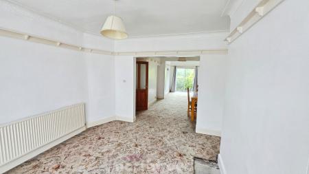 3 bedroom Semi-detached house for sale in Bramworth Road, Hexthorpe, Doncaster, DN4