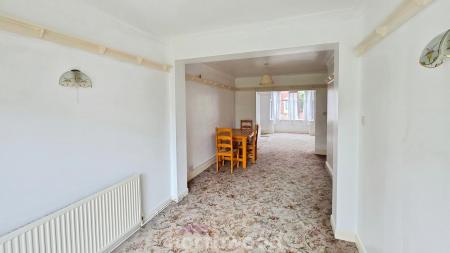 3 bedroom Semi-detached house for sale in Bramworth Road, Hexthorpe, Doncaster, DN4