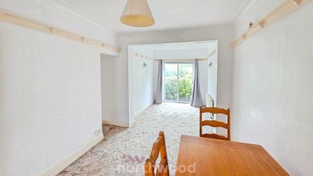 3 bedroom Semi-detached house for sale in Bramworth Road, Hexthorpe, Doncaster, DN4