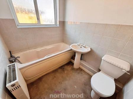 3 bedroom Semi-detached house for sale in Bramworth Road, Hexthorpe, Doncaster, DN4
