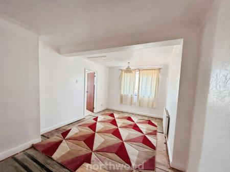 3 bedroom Semi-detached house for sale in Bramworth Road, Hexthorpe, Doncaster, DN4