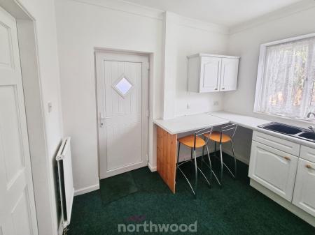 2 bedroom Terraced House to let in Cunningham Road, Hyde Park, Doncaster, DN1