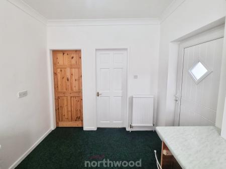 2 bedroom Terraced House to let in Cunningham Road, Hyde Park, Doncaster, DN1