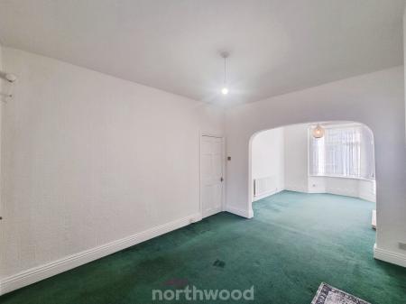 2 bedroom Terraced House to let in Cunningham Road, Hyde Park, Doncaster, DN1