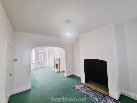 2 bedroom Terraced House to let in Cunningham Road, Hyde Park, Doncaster, DN1