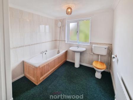 2 bedroom Terraced House to let in Cunningham Road, Hyde Park, Doncaster, DN1