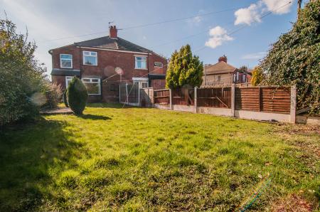 3 bedroom Semi-detached house to let in Sprotbrough Road, Sprotbrough, Doncaster, DN5