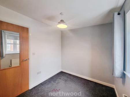 2 bedroom Flat to let in Primrose Place, Bessacarr, Doncaster, DN4