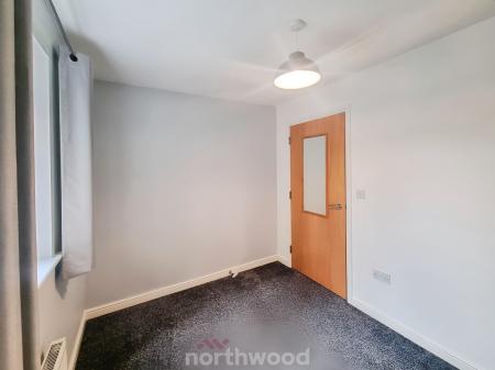 2 bedroom Flat to let in Primrose Place, Bessacarr, Doncaster, DN4