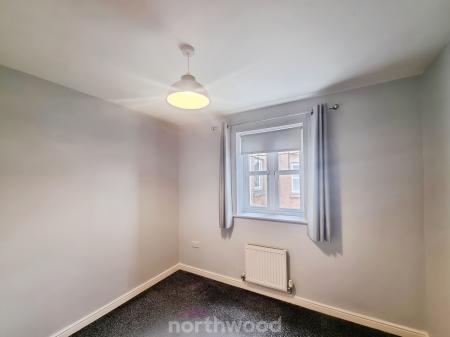 2 bedroom Flat to let in Primrose Place, Bessacarr, Doncaster, DN4