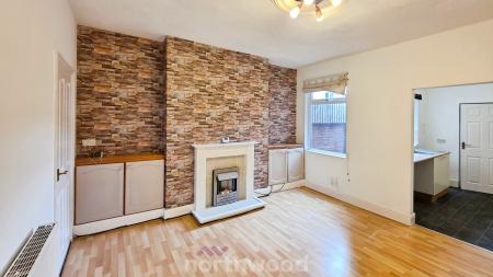 2 bedroom Terraced House to let in Carr View Avenue, Balby, Doncaster, DN4