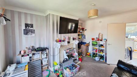 2 bedroom Semi-detached house for sale in Tennyson Avenue, Sprotbrough, Doncaster, DN5
