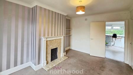 2 bedroom Semi-detached house for sale in Tennyson Avenue, Sprotbrough, Doncaster, DN5