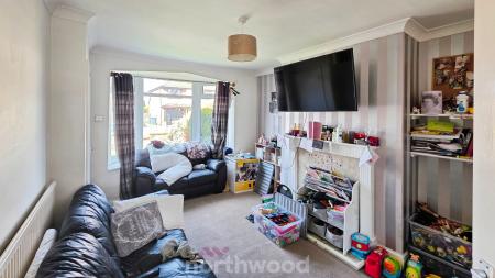 2 bedroom Semi-detached house for sale in Tennyson Avenue, Sprotbrough, Doncaster, DN5