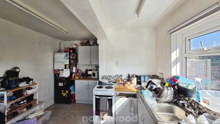 2 bedroom Semi-detached house for sale in Tennyson Avenue, Sprotbrough, Doncaster, DN5