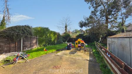 2 bedroom Semi-detached house for sale in Tennyson Avenue, Sprotbrough, Doncaster, DN5