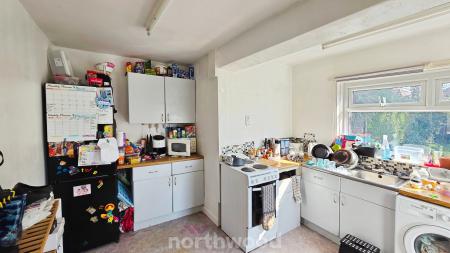 2 bedroom Semi-detached house for sale in Tennyson Avenue, Sprotbrough, Doncaster, DN5