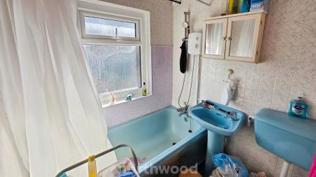 2 bedroom Semi-detached house for sale in Tennyson Avenue, Sprotbrough, Doncaster, DN5