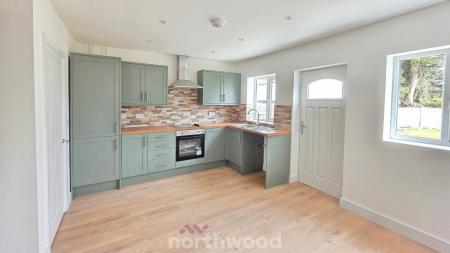 3 bedroom Semi-detached house for sale in Briar Road, Skellow, Doncaster, DN6