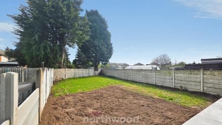 3 bedroom Semi-detached house for sale in Briar Road, Skellow, Doncaster, DN6