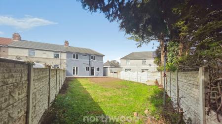 3 bedroom Semi-detached house for sale in Briar Road, Skellow, Doncaster, DN6