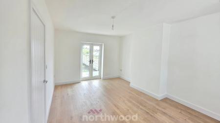 3 bedroom Semi-detached house for sale in Briar Road, Skellow, Doncaster, DN6