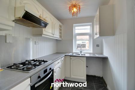 2 bedroom Terraced House to let in Beechfield Road, Hyde Park, Doncaster, DN1