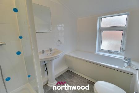 2 bedroom Terraced House to let in Beechfield Road, Hyde Park, Doncaster, DN1