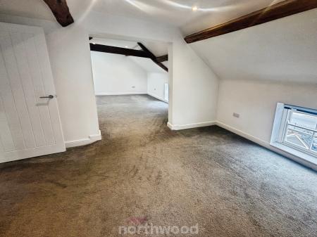 2 bedroom Flat to let in Market Place, Bawtry, Doncaster, DN10