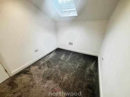 2 bedroom Flat to let in Market Place, Bawtry, Doncaster, DN10