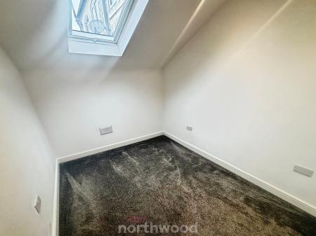 2 bedroom Flat to let in Market Place, Bawtry, Doncaster, DN10