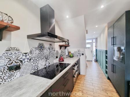 3 bedroom Semi-detached house for sale in Darrington Drive, Warmsworth, Doncaster, DN4