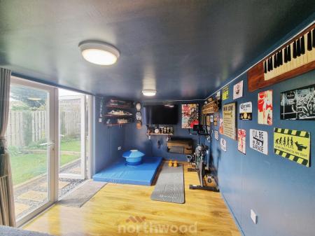 3 bedroom Semi-detached house for sale in Darrington Drive, Warmsworth, Doncaster, DN4