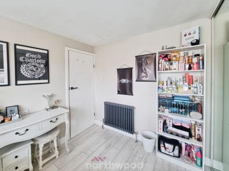 3 bedroom Semi-detached house for sale in Darrington Drive, Warmsworth, Doncaster, DN4