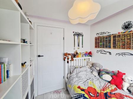 3 bedroom Semi-detached house for sale in Darrington Drive, Warmsworth, Doncaster, DN4