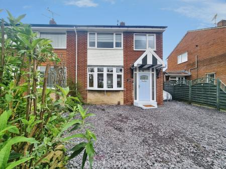 Darrington Drive, Warmsworth, Doncaster, DN4
