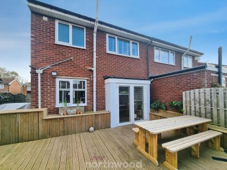 3 bedroom Semi-detached house for sale in Darrington Drive, Warmsworth, Doncaster, DN4