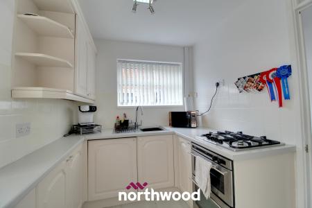2 bedroom Semi-detached house for sale in Eastfield Drive, Askern, Doncaster, DN6
