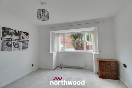 2 bedroom Semi-detached house for sale in Eastfield Drive, Askern, Doncaster, DN6