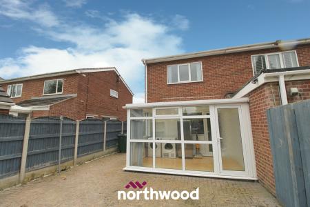 2 bedroom Semi-detached house for sale in Eastfield Drive, Askern, Doncaster, DN6