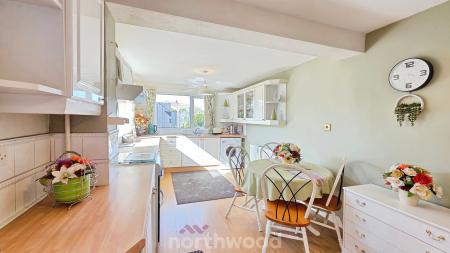 3 bedroom Semi-detached bungalow for sale in Greenfield Close, Armthorpe, Doncaster, DN3