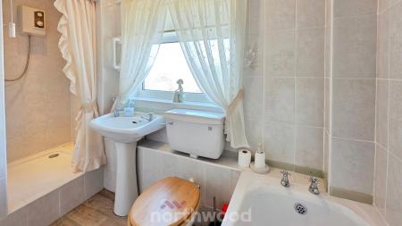 3 bedroom Semi-detached bungalow for sale in Greenfield Close, Armthorpe, Doncaster, DN3